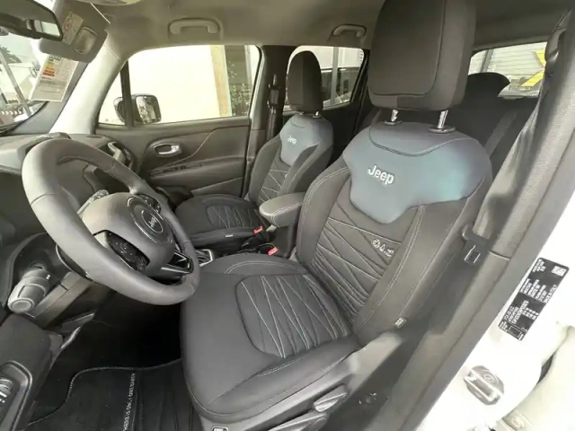 Jeep Renegade 1.3 turbo t4 190 ch phev at6 4xe eawd — photo 14