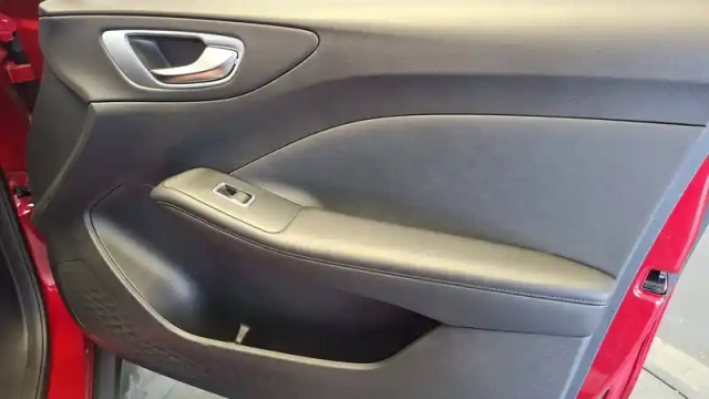 Mg Mg4 ev urban 54 kwh - 118 kw — photo 26