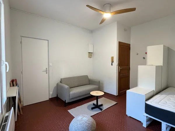 Studio meublé et rénové de 20 m² rue Lafontaine