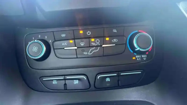 Ford Transit Connect fgn l1 1.5 ecoblue 100 s&amp;s — photo 24