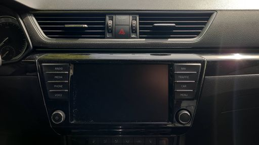Skoda Superb 1.8 TSI 180 DSG7 - Laurin & Klement – 2016 – 149981 km – Essence – Boîte Automatique — photo 24