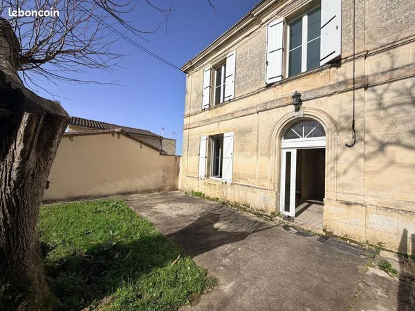 Maison T4, jardinet / garage
