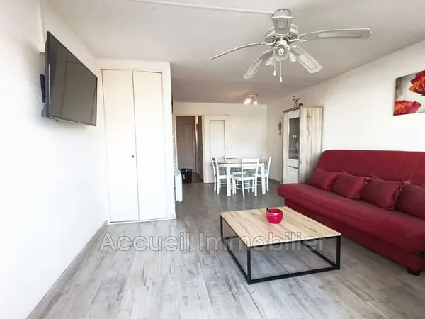 Studio cabine rez-de-chaussée surélevé d'environ 26 m² + logg
