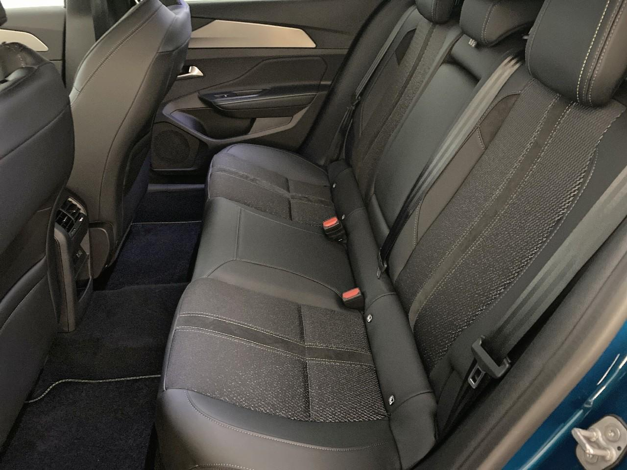 Peugeot 408 electrique 58 kwh 210 ch gt — photo 10