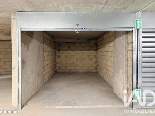 Parking/box 13 m² Paris