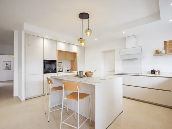 TOURNEFEUILLE Maison familiale de 240 m2 rénovée avec terr