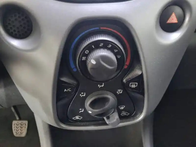 Toyota Aygo 1.0 vvt-i — photo 25