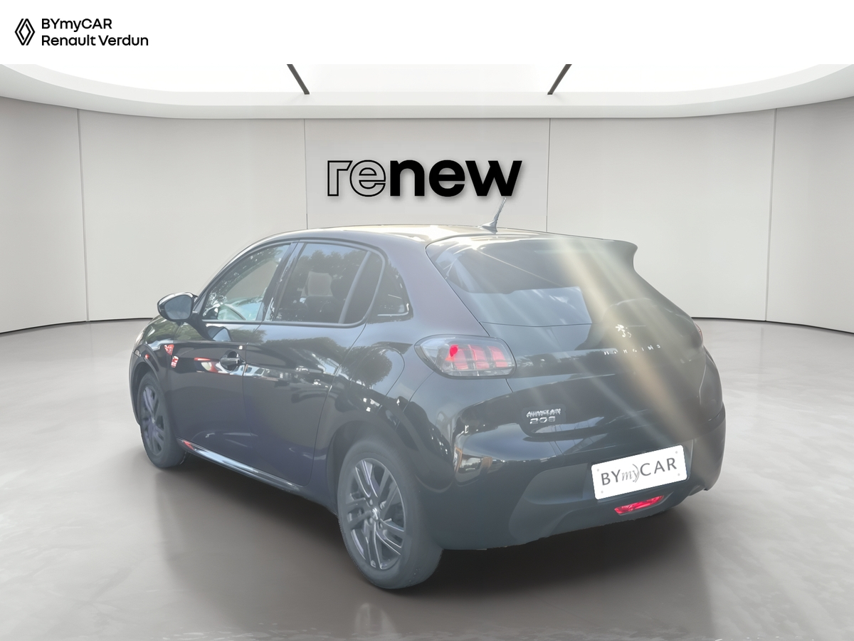 Peugeot 208 PureTech 100 S&amp;S EAT8 — photo 3
