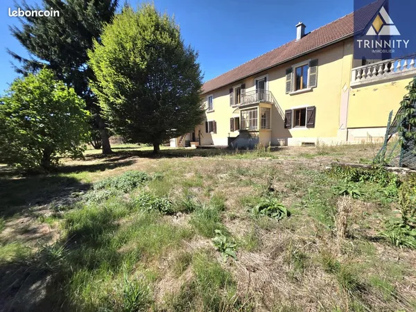 Maison 10 pièces 217 m²