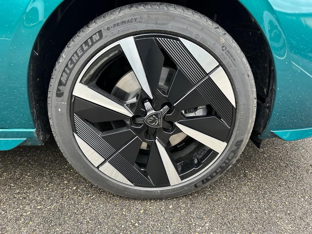 Peugeot 308 e-308 156ch batterie 55 kwh gt exclusive — photo 11