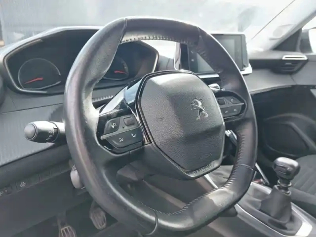 Peugeot 2008 puretech 100 s&amp;s bvm6 — photo 30