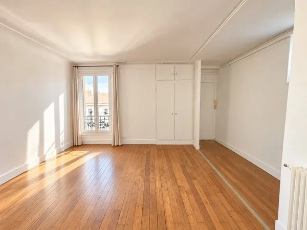 Appartement 2 pièces clair et calme - Paris 10ème Faubourg Saint-Martin