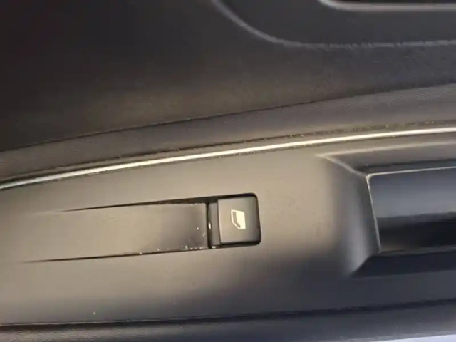 Peugeot 3008 hybrid 180 e-eat8 — photo 33