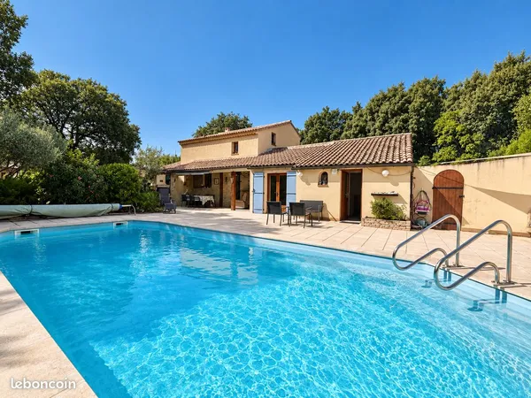 Villa 5 pièces 145 m²