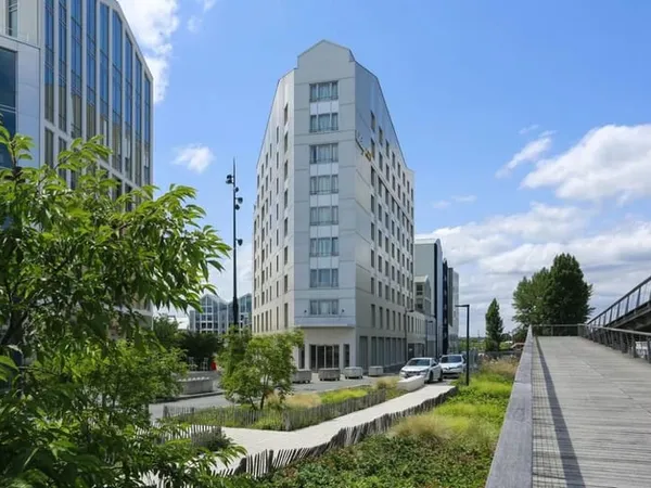 Investissement LMNP loué - Studio affaires - Angers - 5,00 %