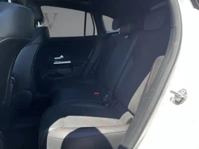 Mercedes Gla 250 e amg line — photo 20