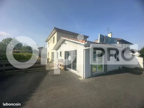 Local commercial 110 m²