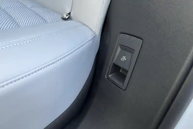 Citroën C5 Aircross hybride rechargeable 195 e-eat7 — photo 38