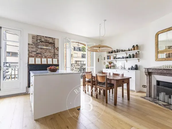 PARIS 15 - FELIX FAURE - APPARTEMENT DUPLEX - 3 PIECES - DERNIER ETAGE - TERRASSE - BALCON
