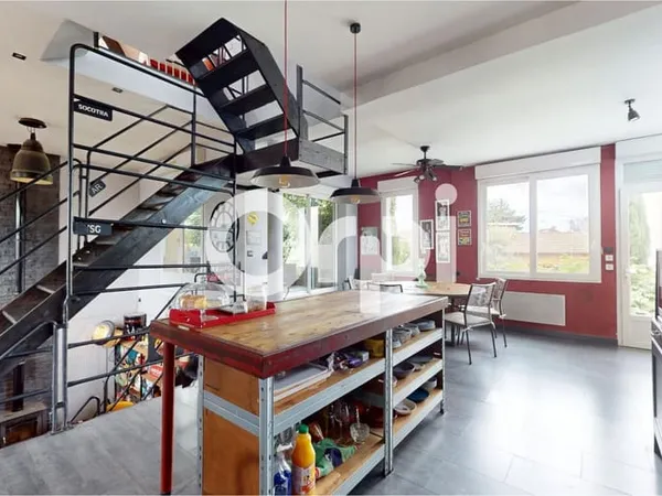 Maison 6 pièces 275 m²
