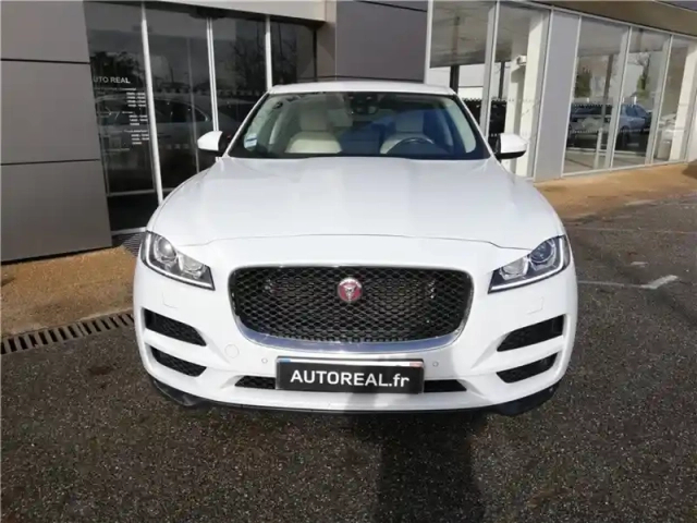 Jaguar F-Pace 2.0 d - 180 ch 2wd bva8 — photo 5