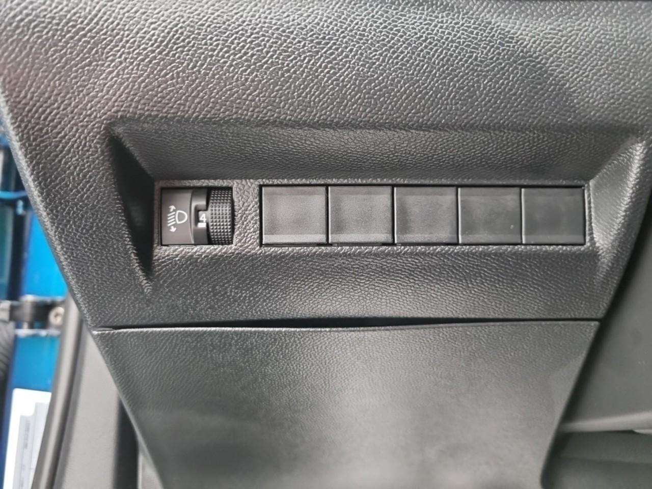 Peugeot 2008 100 s&s bvm6 style — photo 21