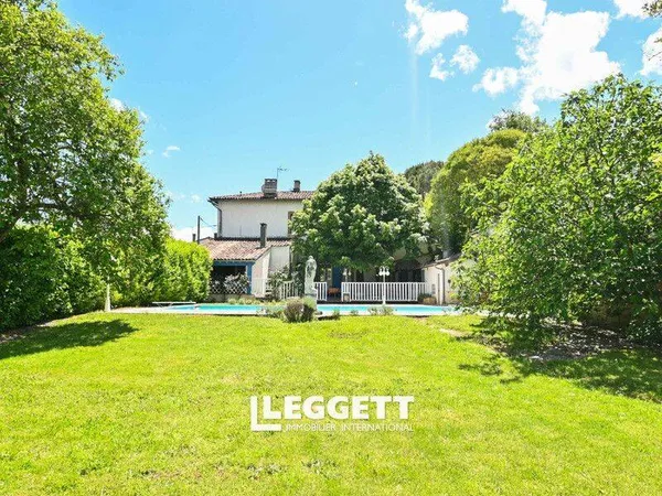 Maison 7 pièces 250 m²