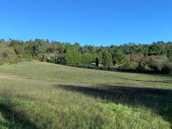 Terrain 1857 m²