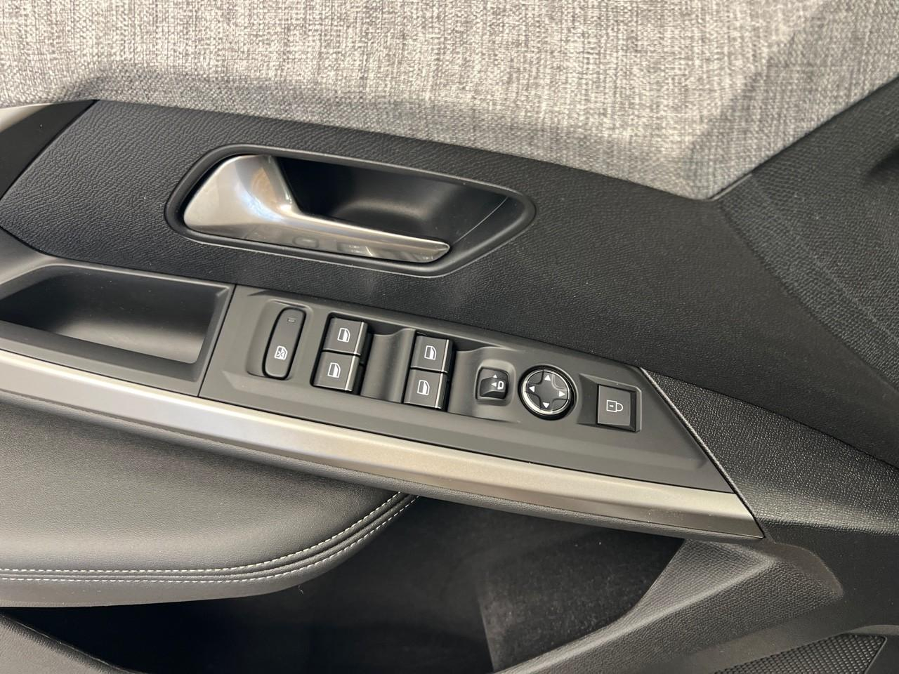 Peugeot 3008 hybrid 145 e-dcs6 gt — photo 22