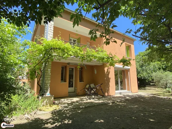 Maison rénovée 6 pièces 145 m²