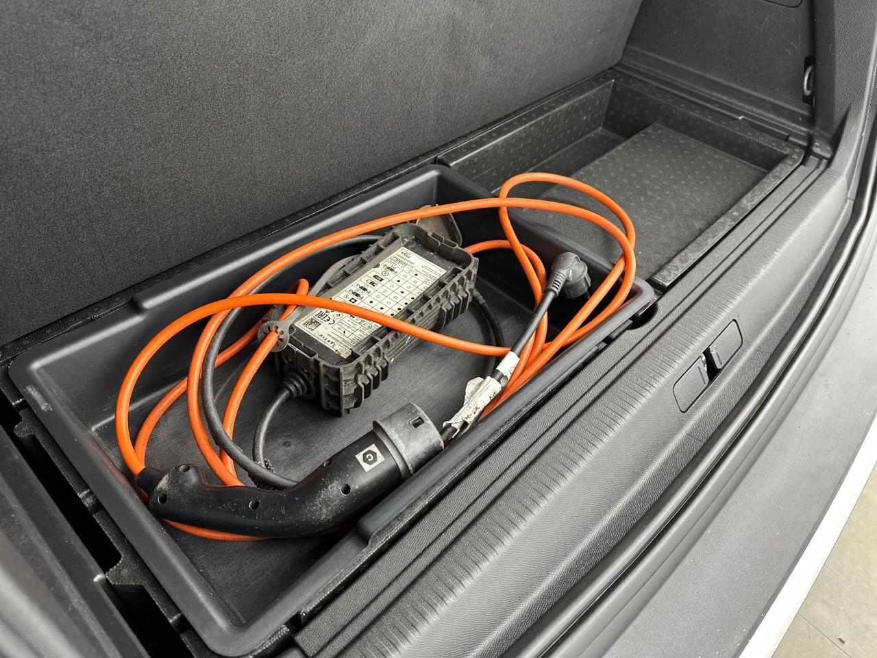 Peugeot 3008 hybrid 225 e-eat8 allure pack — photo 39