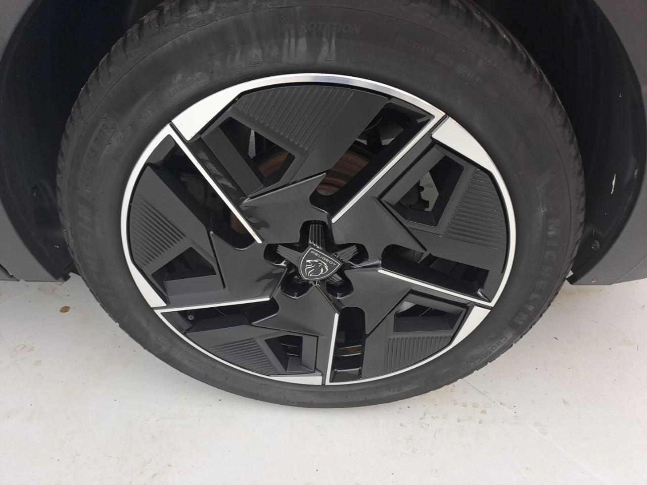Peugeot 408 puretech 130 ch s&s eat8 gt — photo 25