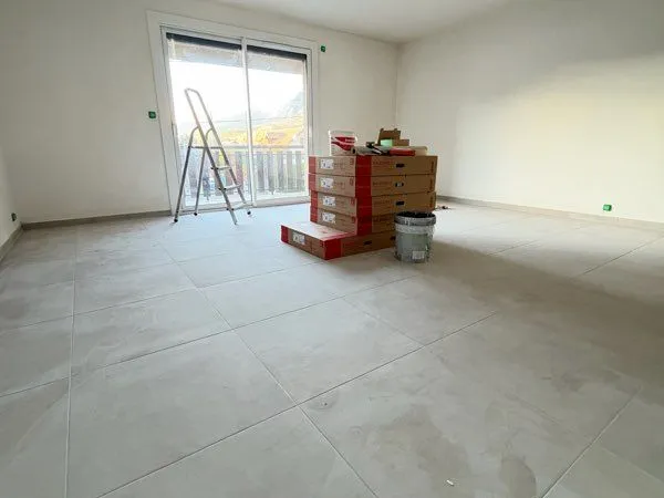 Appartement T4 rénové à neuf avec parking