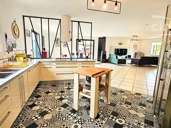 Maison familiale T9 avec piscine