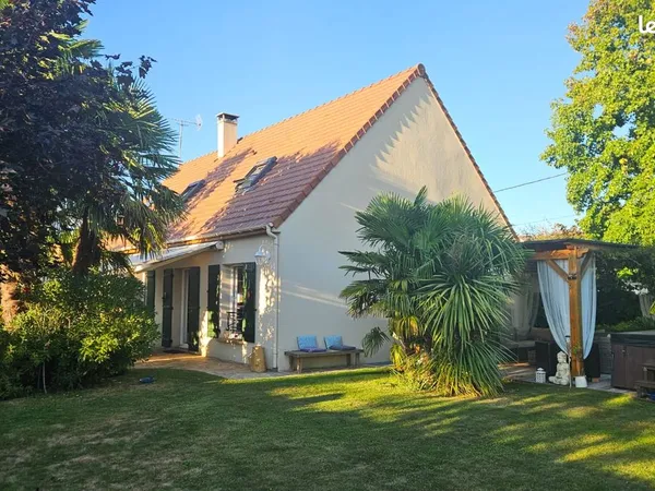 Maison alliant, confort, calme, proximité des services et gare a pied