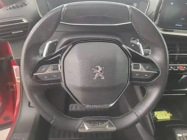 Peugeot 2008 puretech 130 s&amp;s eat8 — photo 9