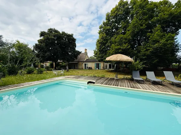 Vends maison 230m² Lalinde - Longère de charme avec gîtes et piscine, calme absolu à 3 min