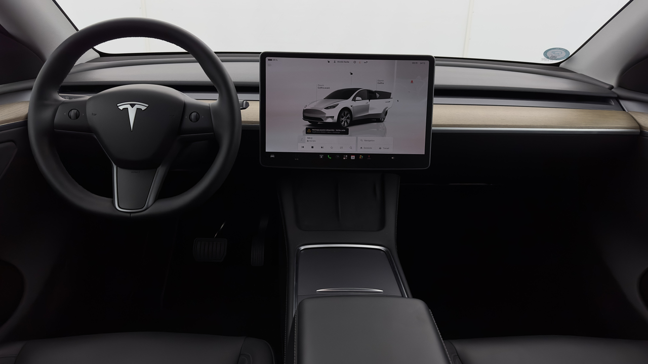 Tesla MODEL Y Standard RWD — photo 18