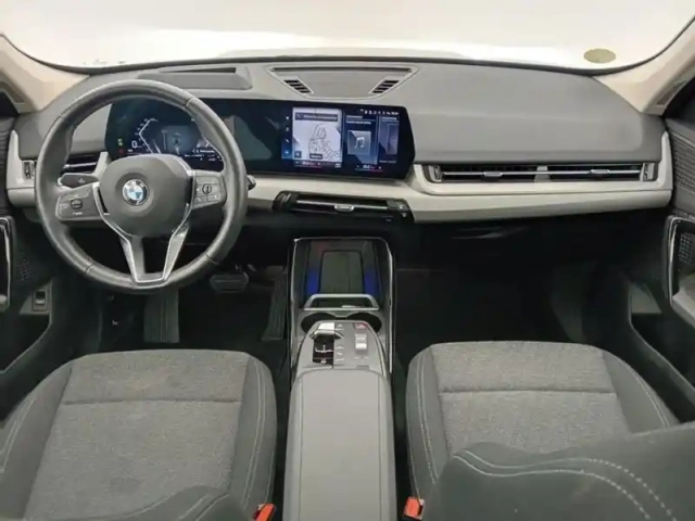 Bmw X1 sdrive18d 150ch — photo 7