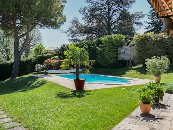 Maison 5 pièces 230 m²