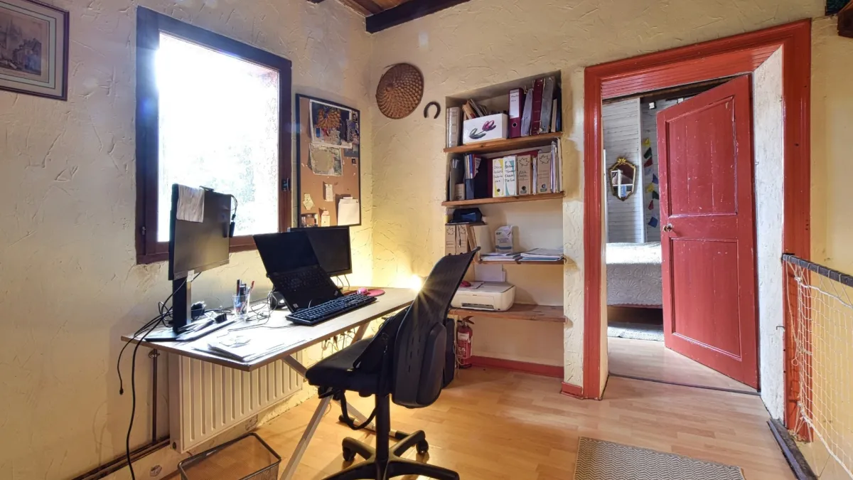 Photo 10