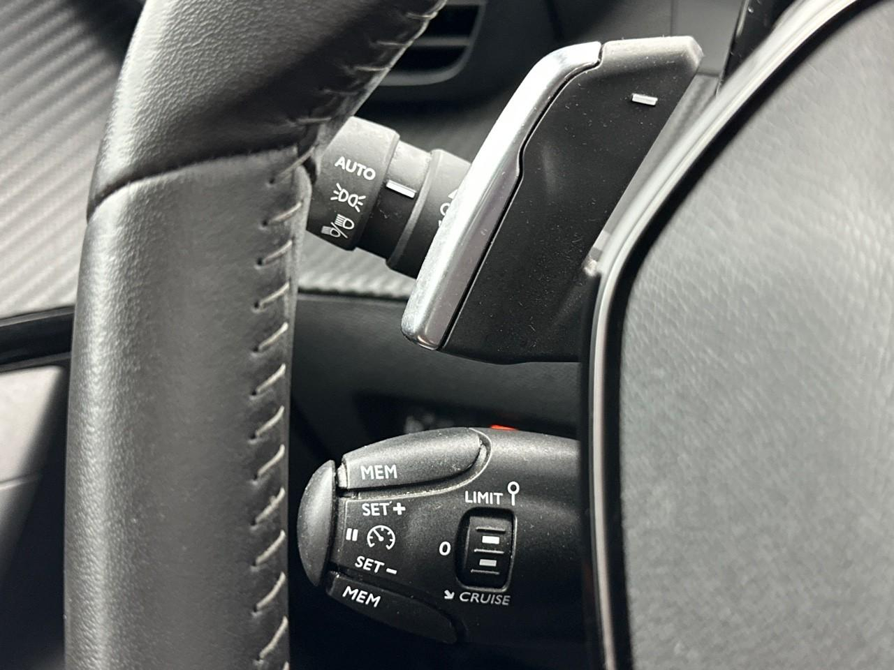 Peugeot 2008 puretech 130 s&s eat8 active pack — photo 17
