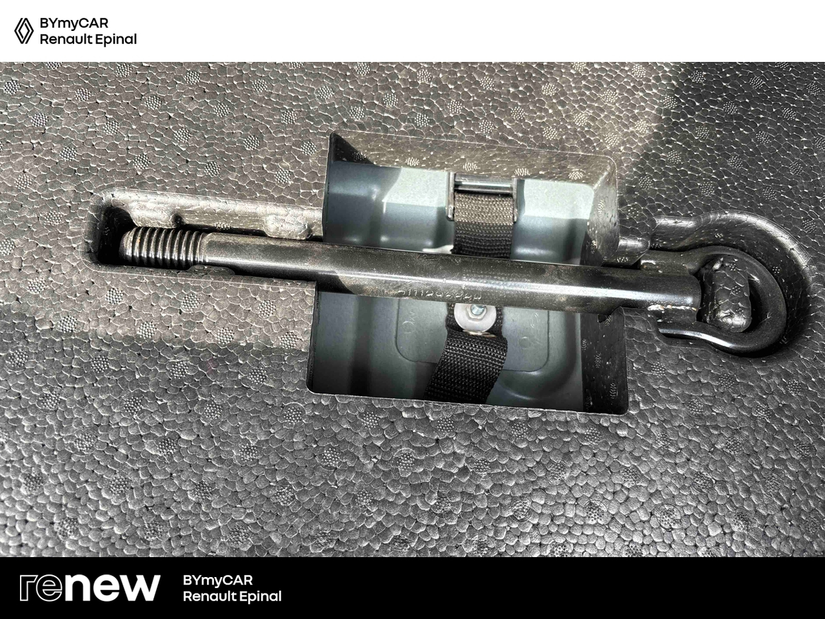 Renault Arkana E-Tech 145 - 21B — photo 15