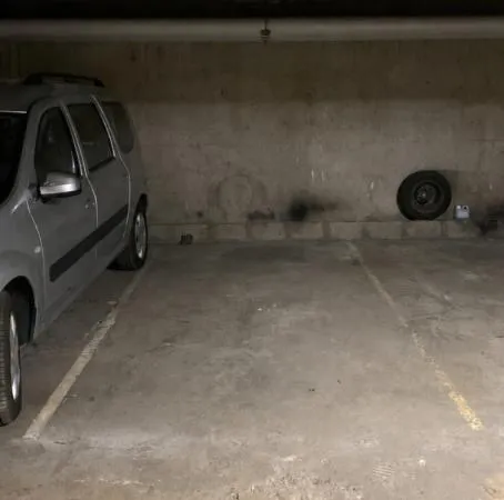 Parking en sous-sol - La Vallée aux Loups