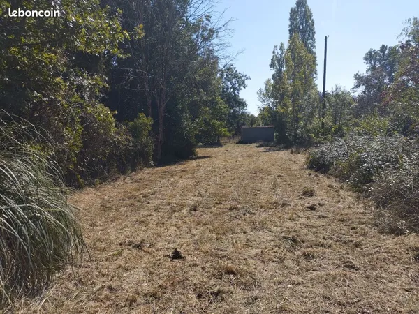 Terrain bord de sèvre