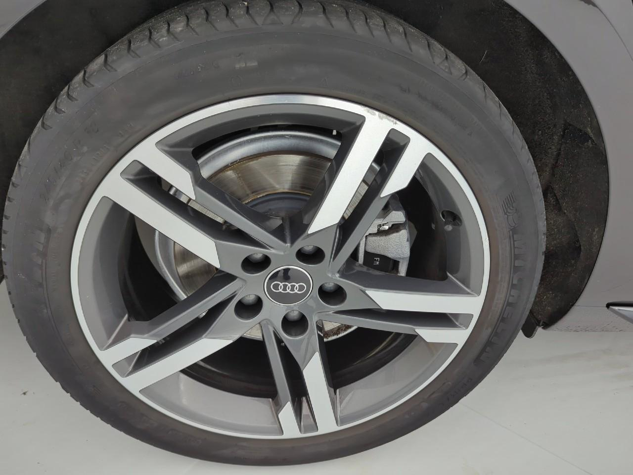 Audi A4 avant 40 tdi 204 s tronic 7 avus — photo 19