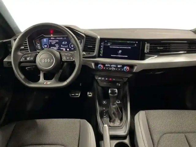 Audi A1 35 tfsi 150 ch s tronic 7 s line plus — photo 8