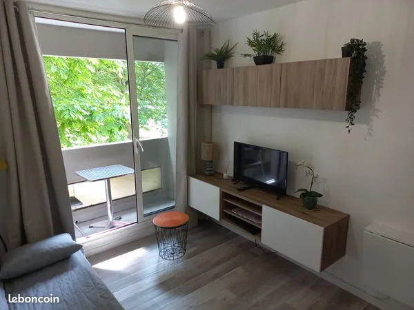 Studio meublé avec parking dans résidence sécurisée