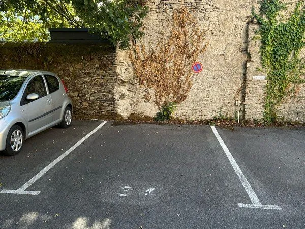 Place de parking quartier Saint Felix / Loquidy