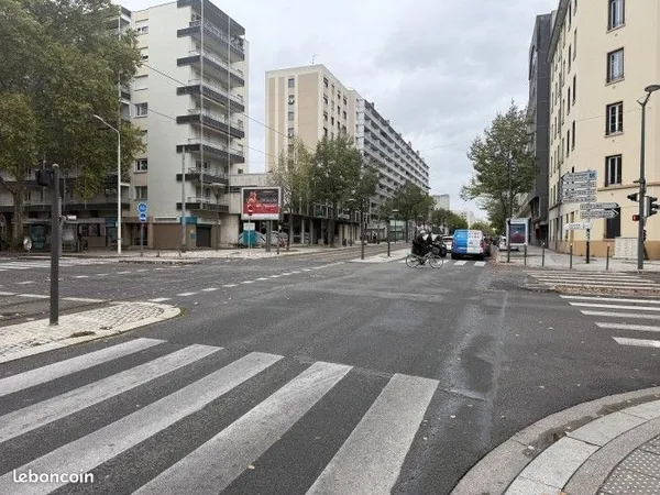 Local commercial 626 m²